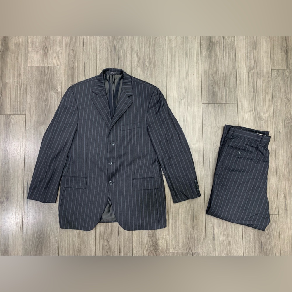 Loro Piana Silverstone Blazer Mens sz 40 Von Maur Gray/Blue stripe